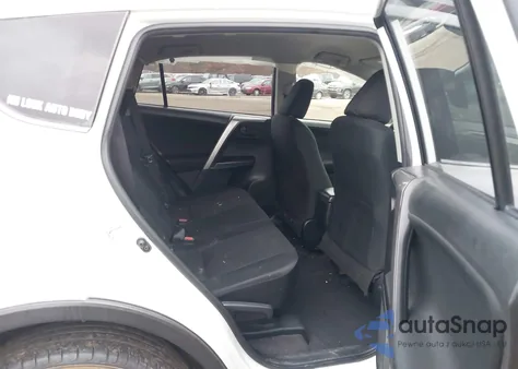 2017 Toyota Rav4 Le z USA, uszkodzony, nr VIN JTMBFREV3HJ138850